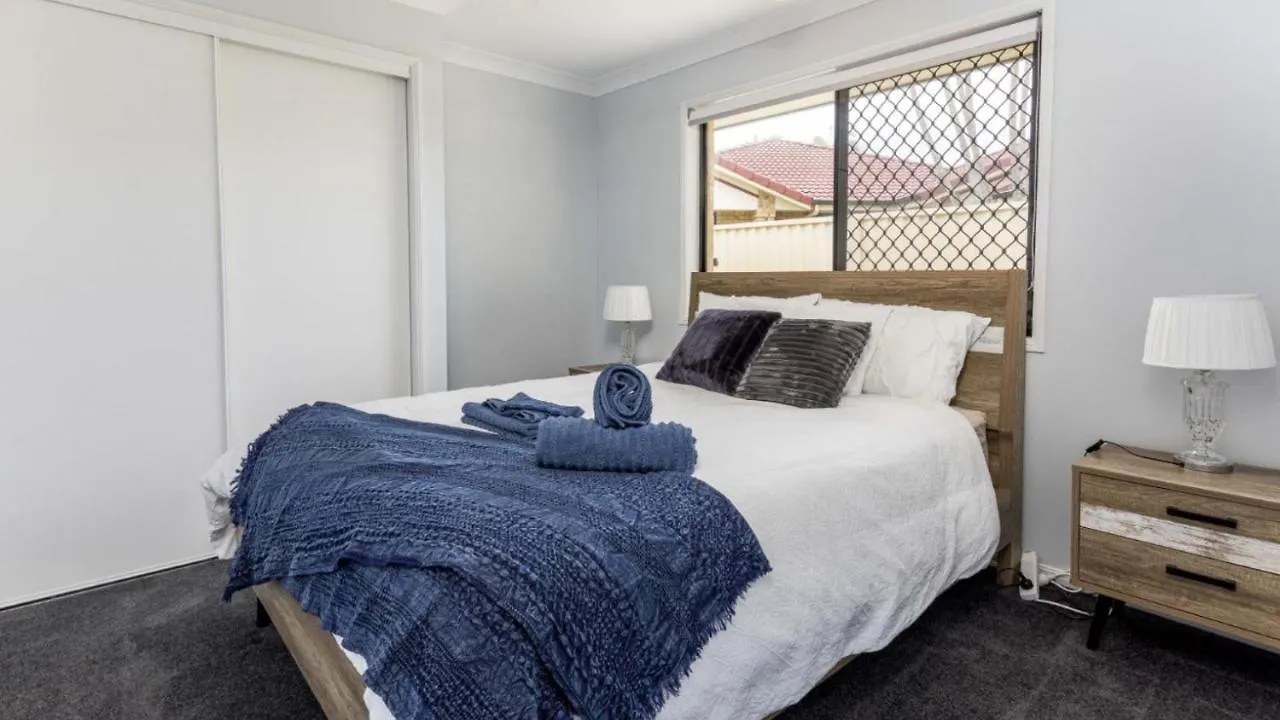 Family Holiday Home At Sandstone Point